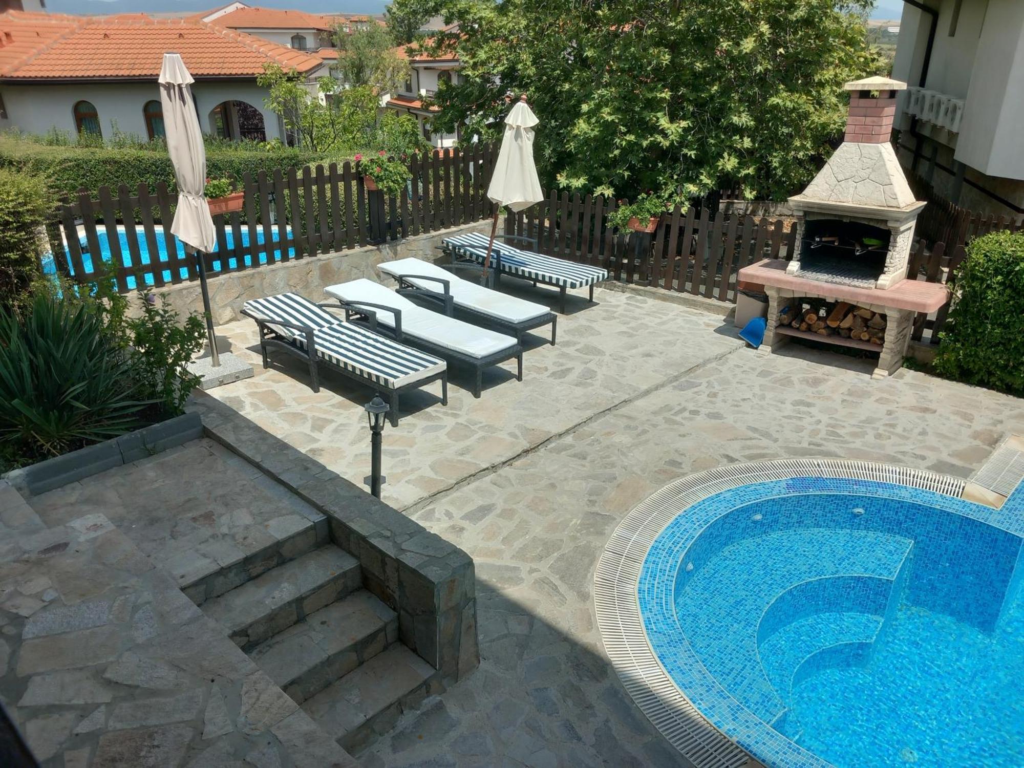 Къща За Гости Мускат 2 Aheloy Phòng bức ảnh